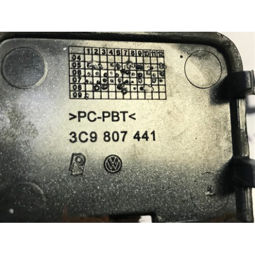 Заглушка переднего бампера цвет LB5M VW Passat B6 2005-2010 3C9807441